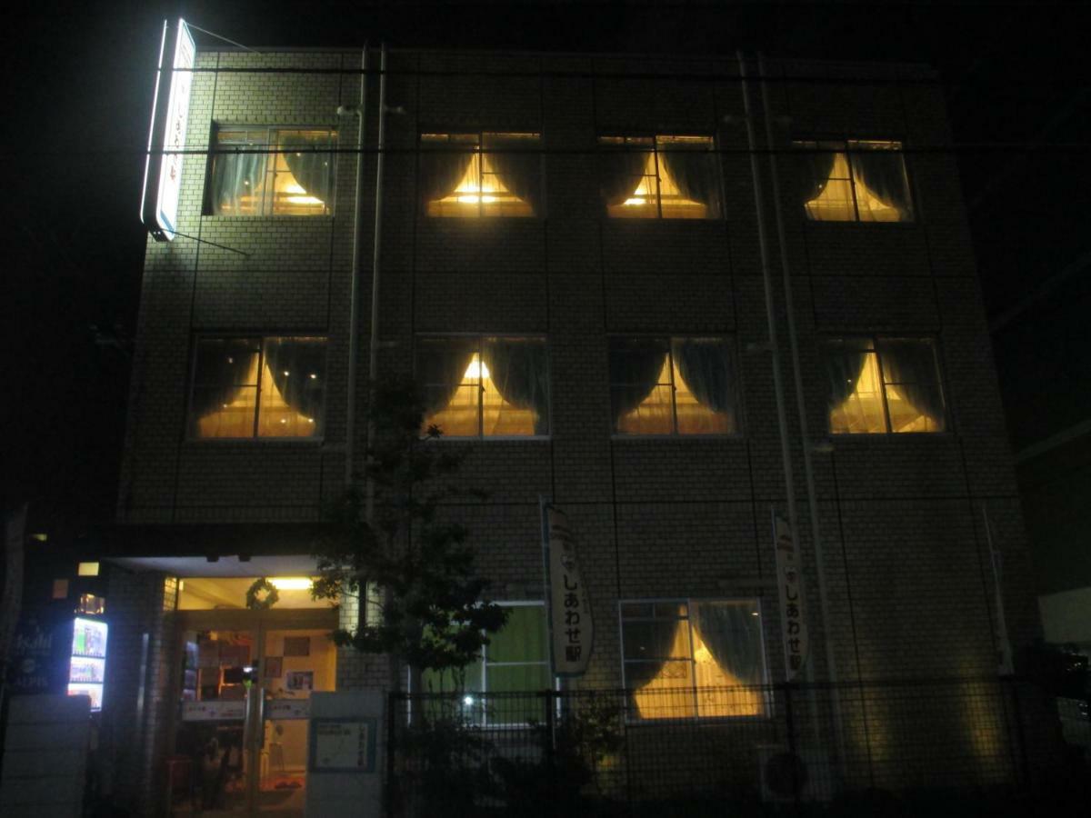 Guesthouse Shiawase Eki Fukuoka  Esterno foto