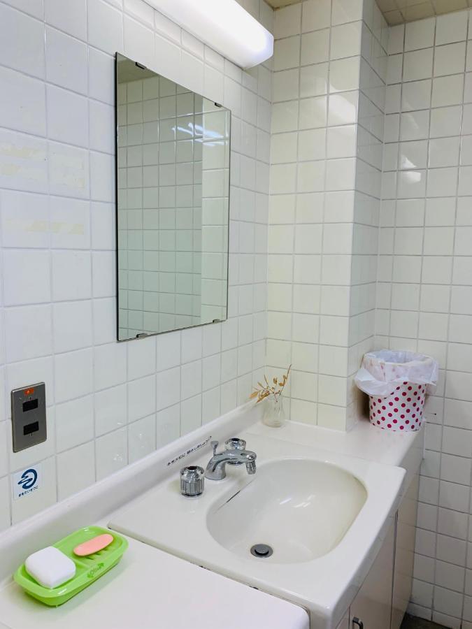 Guesthouse Shiawase Eki Fukuoka  Esterno foto